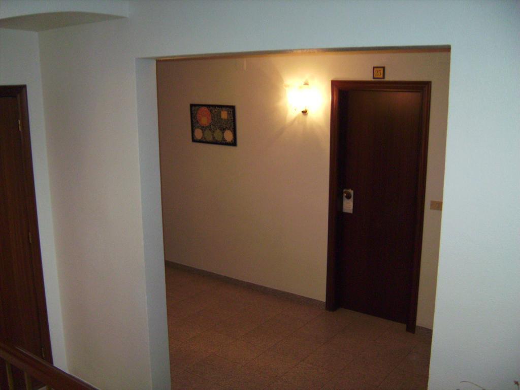 Pension Miami Алмазора Екстериор снимка